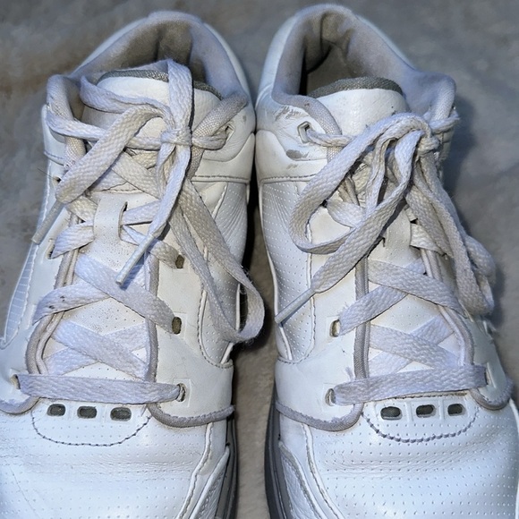 Jordan Classic Low Color White – Cement Size 7.5 - Picture 8 of 15